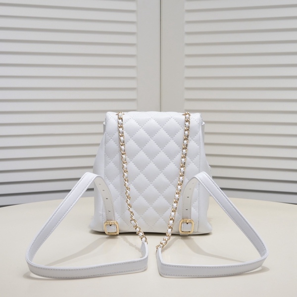 シャネルバッグ側面デザイン